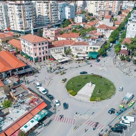 City Center Apartament, Pazari Ri Tirana Esterno foto