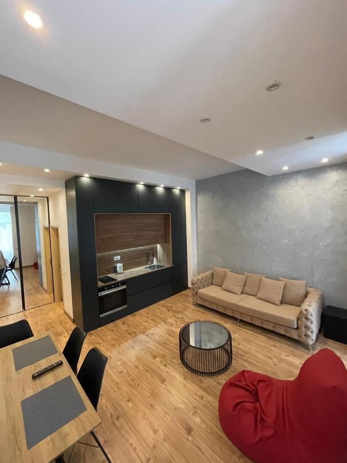 City Center Apartament, Pazari Ri Tirana Esterno foto