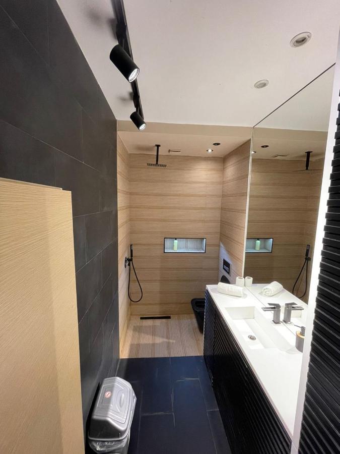City Center Apartament, Pazari Ri Tirana Esterno foto